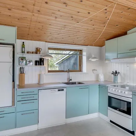 Holiday home Suki - 650m From The Sea In Nw Jutland By Interhome *